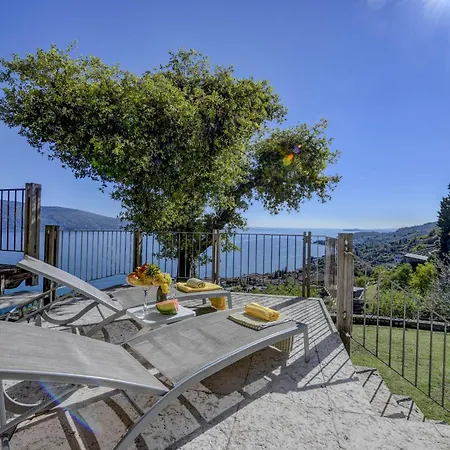 Casello Lemon House