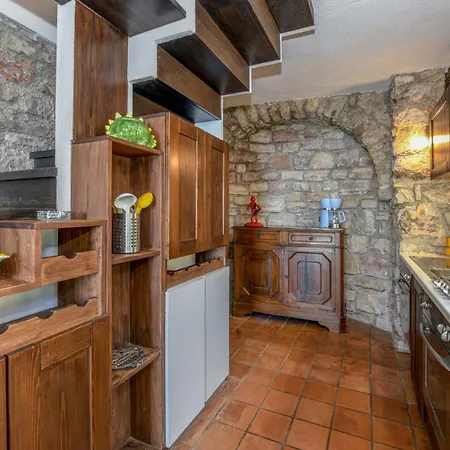 Casello Lemon House *